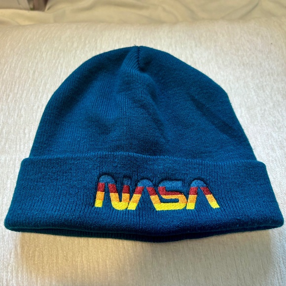NASA beanie - Picture 2 of 3